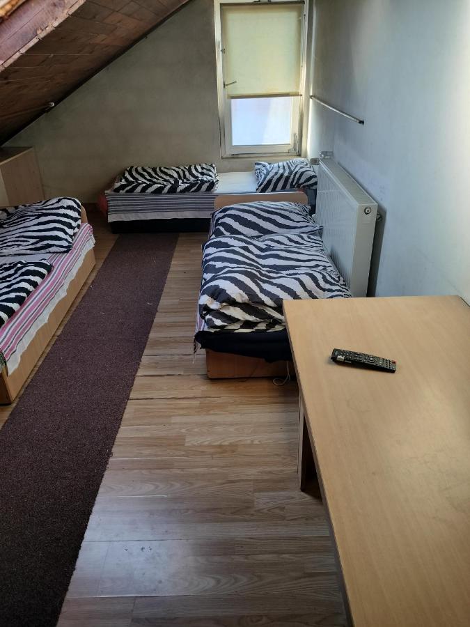 Pokoje Kwatery Noclegi 690490890 Konin  Kültér fotó